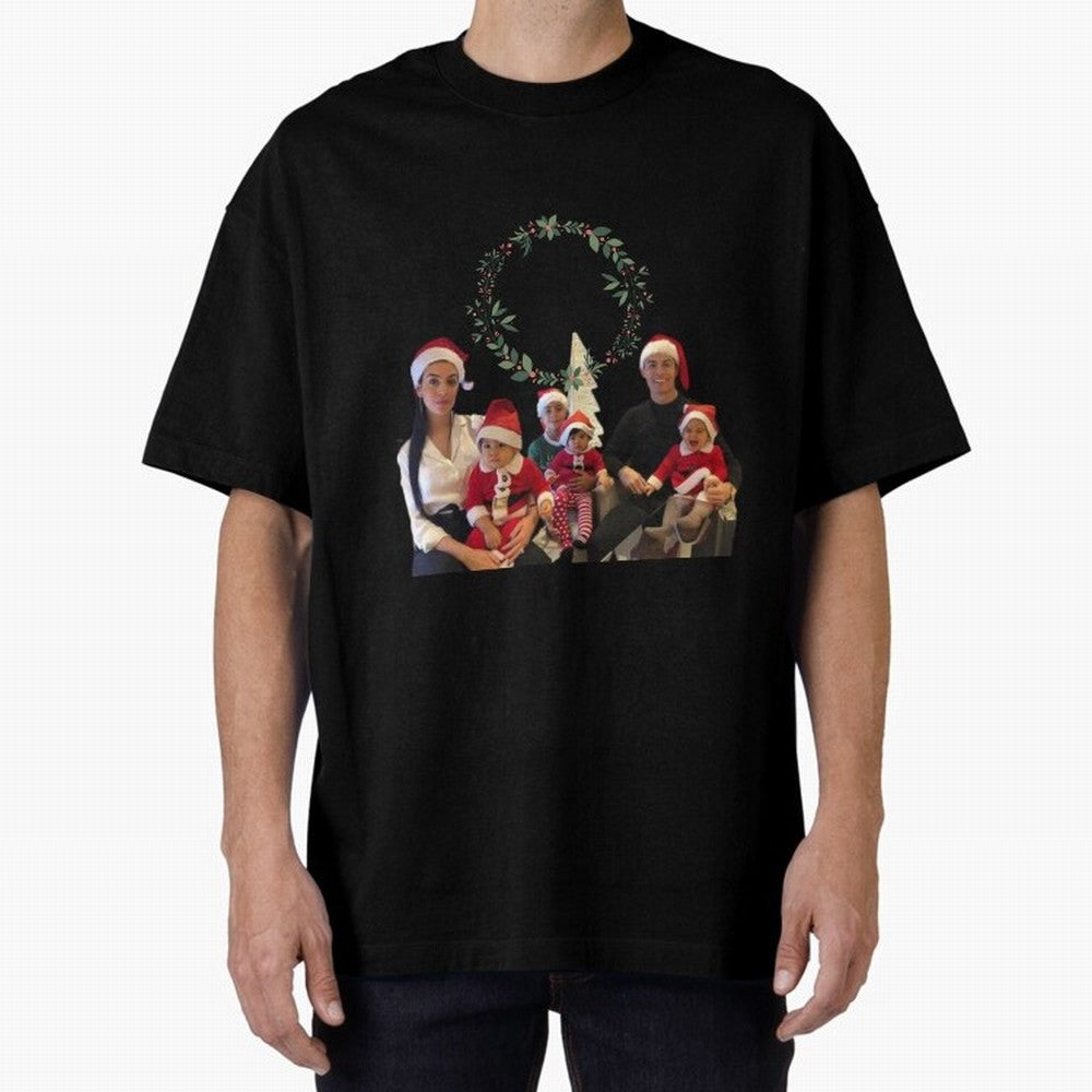 Cristiano ronaldo siuuu familly - siuuu Merry Christmas Oversized T-Shirt Celebrate Unforgettable Nights in Global Football Passion for FIFA World Cup 2026 Group Stage, Filled with CR7, Spain, Stadium Chants, National Pride, Trophy Dreams and