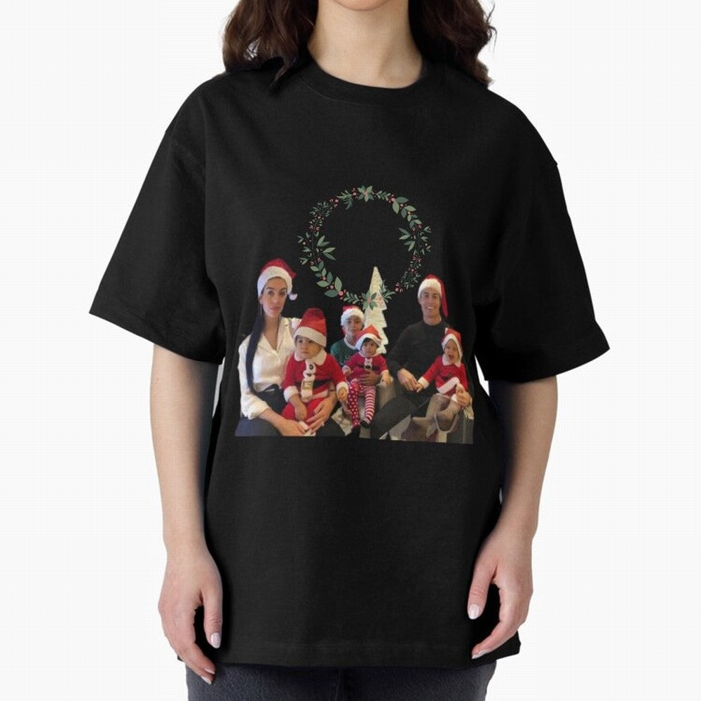 Cristiano ronaldo siuuu familly - siuuu Merry Christmas Oversized T-Shirt Celebrate Unforgettable Nights in Global Football Passion for FIFA World Cup 2026 Group Stage, Filled with CR7, Spain, Stadium Chants, National Pride, Trophy Dreams and