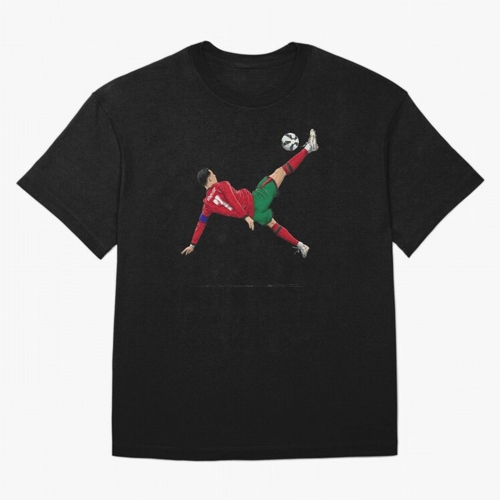 Ronaldo 910 Goal Bicycle Kick Oversized T-Shirt Share Match Day Hype around FIFA World Cup 2026, CR7, Portugal, Vintage Soccer Flavor, Modern Football Stars, National Flags and Final Night Emotion; Ideal for Fans Who Follow Messi, Cristiano