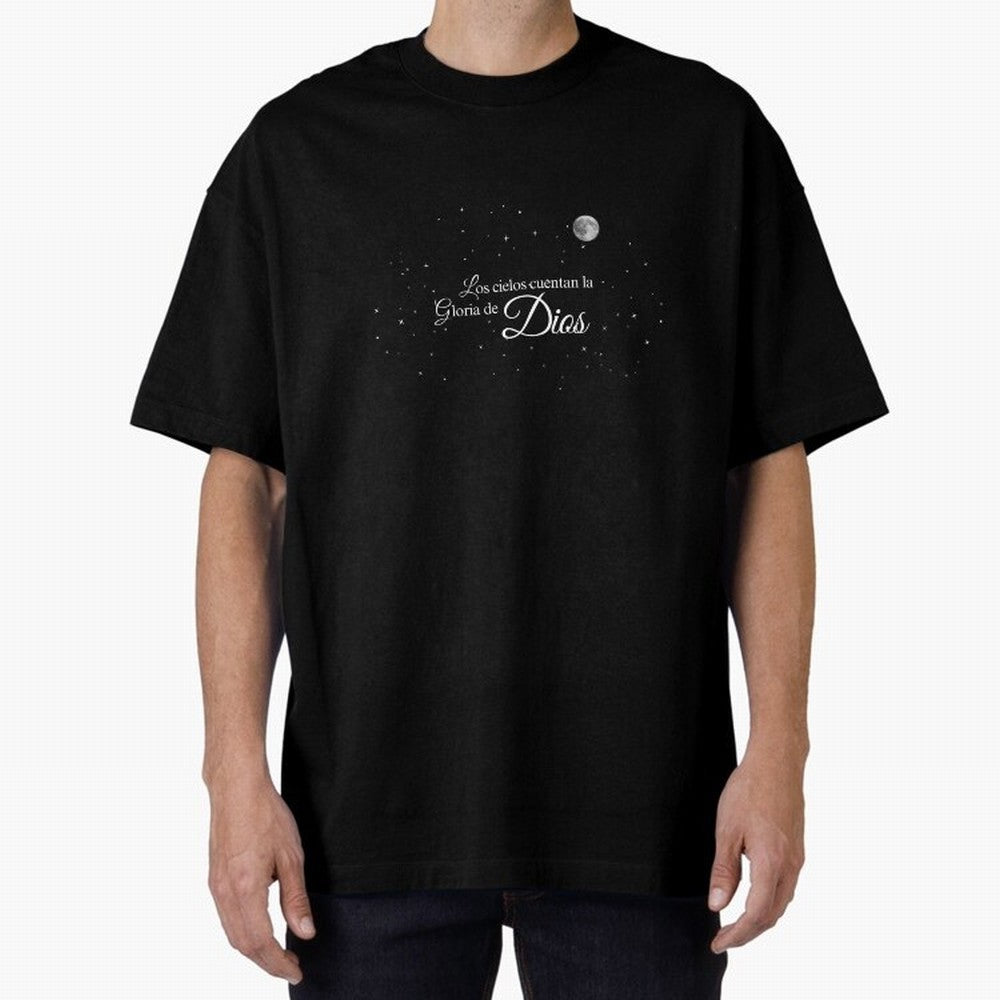 Los cielos cuentan la Gloria de Dios - Salmo 19 Oversized T-Shirt Live the Energy of Match Day Hype around FIFA World Cup 2026 Group Stage, Mbappe, England and Germany, Retro Football Energy, Iconic Rivalries, Trophy Chase Drama and Stadium