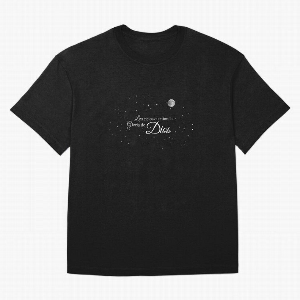 Los cielos cuentan la Gloria de Dios - Salmo 19 Oversized T-Shirt Live the Energy of Match Day Hype around FIFA World Cup 2026 Group Stage, Mbappe, England and Germany, Retro Football Energy, Iconic Rivalries, Trophy Chase Drama and Stadium