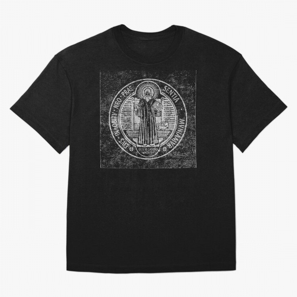 Medalla de San Benito Frontal Relieve Oversized T-Shirt Bring Retro Soccer Energy to FIFA World Cup 2026 Group Stage Built around Haaland and Mbappe, Portugal, Spain and Germany Energy, Worldwide Fan Energy, Dramatic Goals, Stadium Lights and